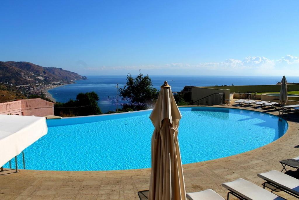 Helas By Holidays Apartment